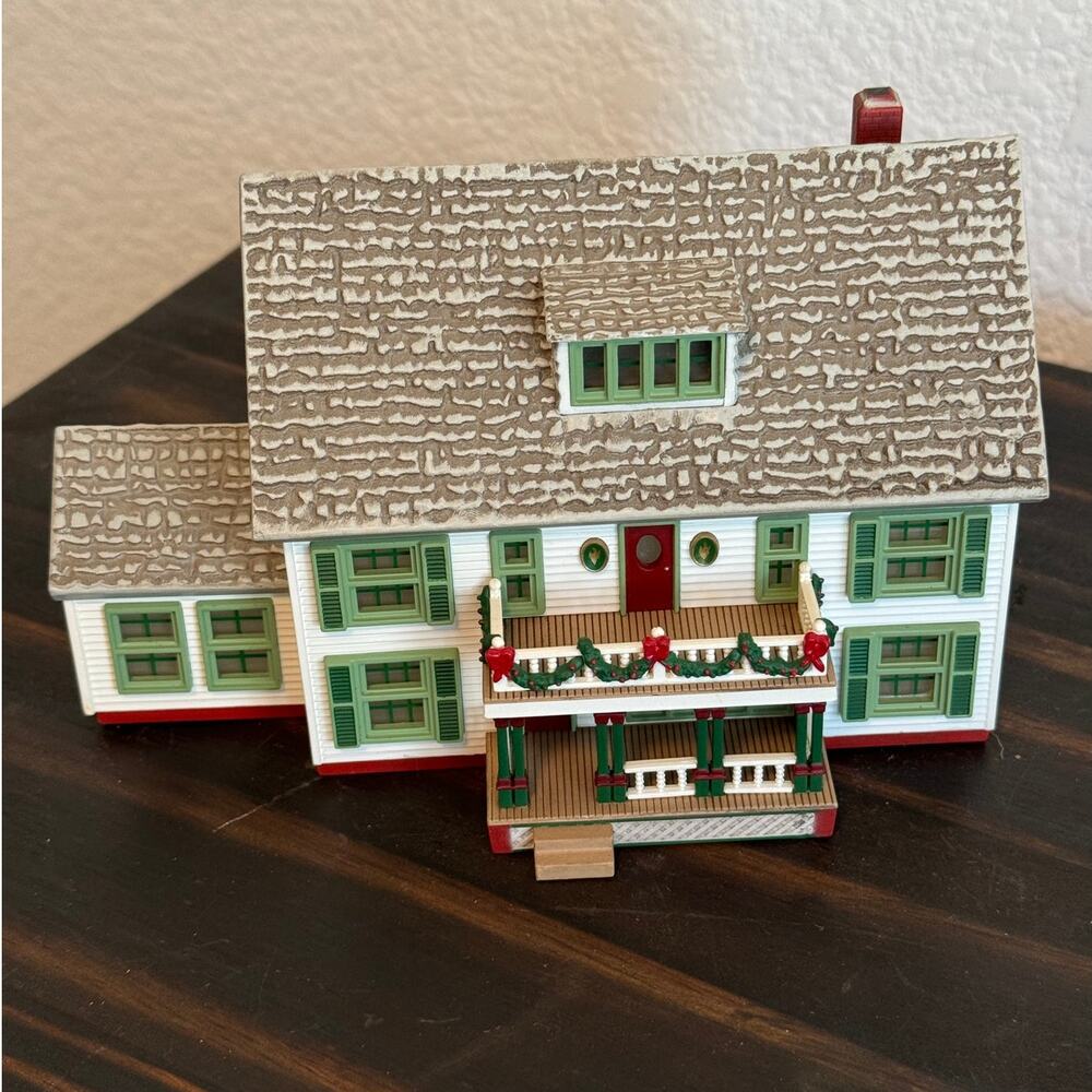 Vintage Holiday Decor Home - Sarah 's Maine Home‎ 1994